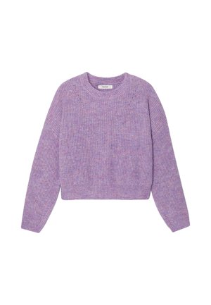 Pull en lilas en tricot avec un col rond, des manches longues et un motif texturé. Le tissu semble doux et légèrement duveteux.