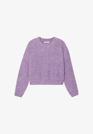 Pull en lilas en tricot avec un col rond, des manches longues et un motif texturé. Le tissu semble doux et légèrement duveteux.