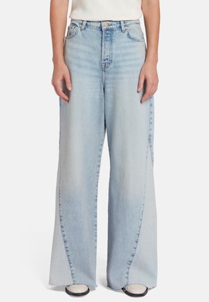 Flared jeans - light blue