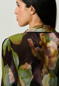 Next LONG SLEEVE REGULAR FIT - Košilová halenka  - black green floral