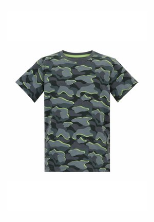 T-Shirt mit kurzen Ärmeln mit grün-grauem Camouflage-Muster und rundem Ausschnitt, dargestellt auf weißem Hintergrund.