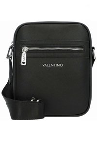 Mala tiracolo preta Valentino com bolso frontal com fecho éclair, puxador de fecho prateado e alça de ombro ajustável.
