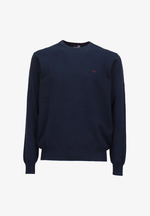 Suéter azul marino hecho de tela texturizada con cuello redondo, mangas largas y un pequeño logo rojo en el pecho. Diseño de ajuste clásico.