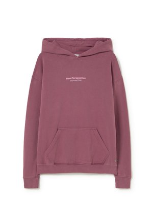 Sweat-shirt à capuche mauve avec poche kangourou à l'avant et texte "New Perspective Brownie, 2006" centré sur la poitrine.