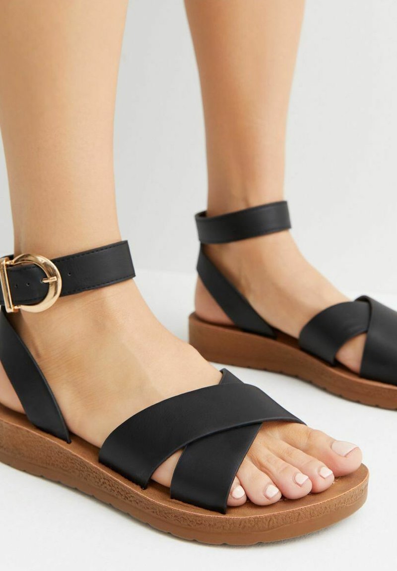 New Look Wide Fit WIDE FIT CROSS STRAP FOOTBED Sandales compensées