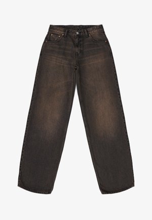 Široké džíny v tmavě hnědém denimovém materiálu, vybavené klasickým pěti-kapsovým designem a světlejším bělením na látce. Zapínání na kovový knoflík a zip.