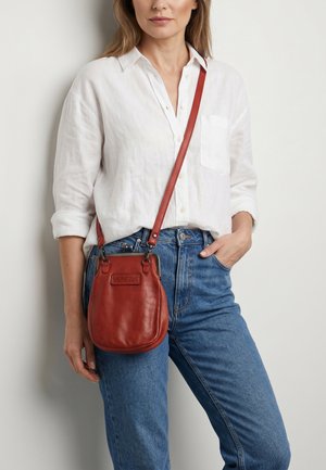 VENEZIA, CROSS BODY BAG - Schoudertas - red