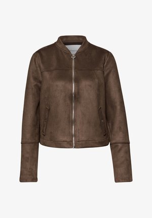 Veste bomber en daim marron avec fermeture éclair à l'avant, deux poches latérales à rabats boutonnés, et un col sans col.