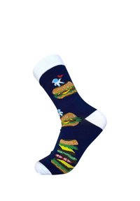 Marineblauwe sok met witte boord en teen, met astronauten die een vlag planten op grote cheeseburgers waarop sla, tomaat en kaas zijn gestapeld.