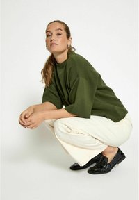 Minus LUPI - Pamata T-krekls - rifle green
