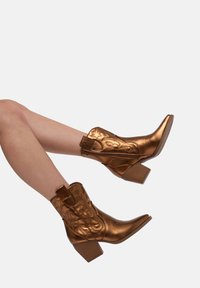 Salinyang Botines camperos - goldfarben