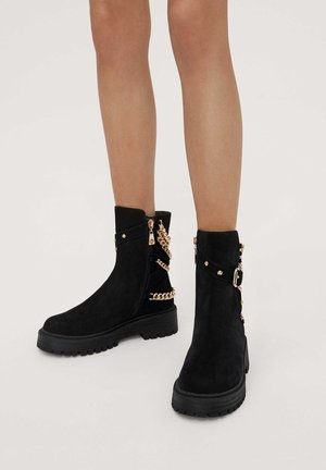 Platform ankle boots - black