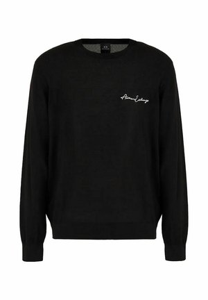 Maglione nero a maglia con maniche lunghe, scollo a girocollo e un logo ricamato bianco sul petto. Texture morbida e vestibilità classica.