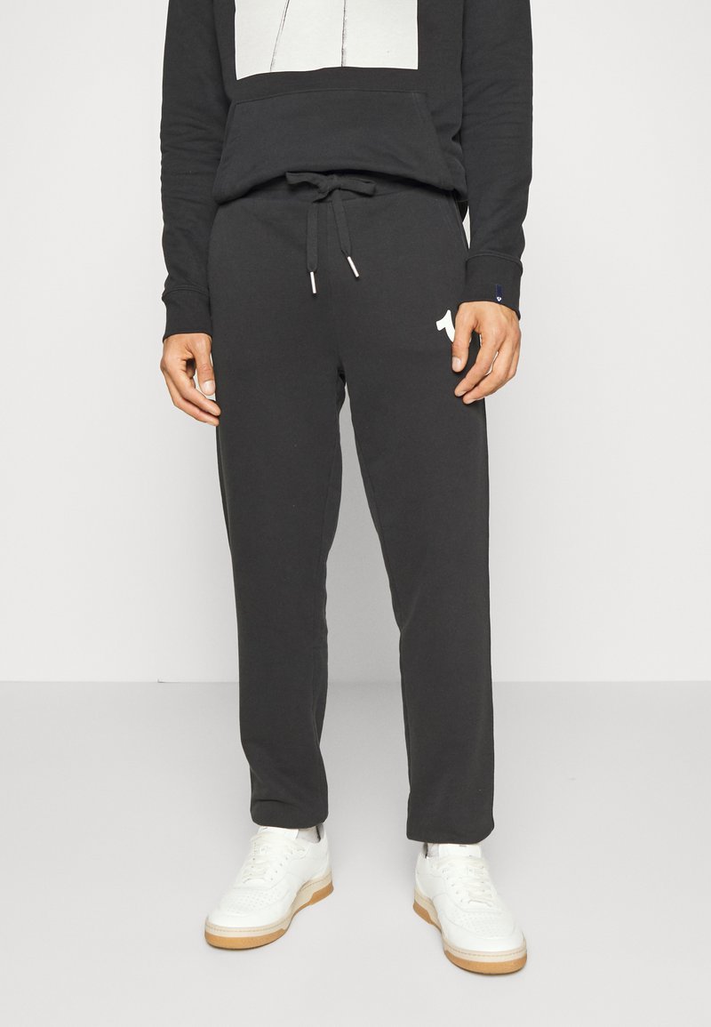 Herren Trainingsanzüge | True Religion RELAXPANTS WITH HORSESHOE Jogginghose black/schwarz - WC84100 Herren Trainingsanzüge | True Religion RELAXPANTS WITH HORSESHOE Jogginghose black/schwarz - WC84100