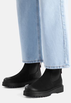 INSULATED - Puszābaki - black/red