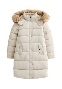 Abrigo de invierno largo beige acolchado con bolsillos a presión, cierre frontal con cremallera y botones, y capucha con borde de pelo sintético marrón claro.