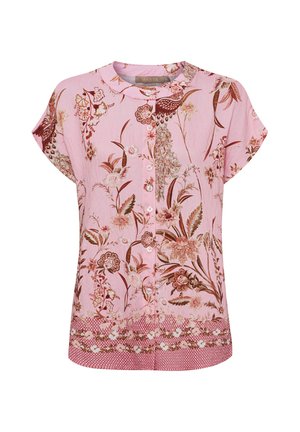 Pink kortærmet bluse med blomster- og fugleprint, rund halsudskæring, knaplukning foran og mønstret kantdetalje.