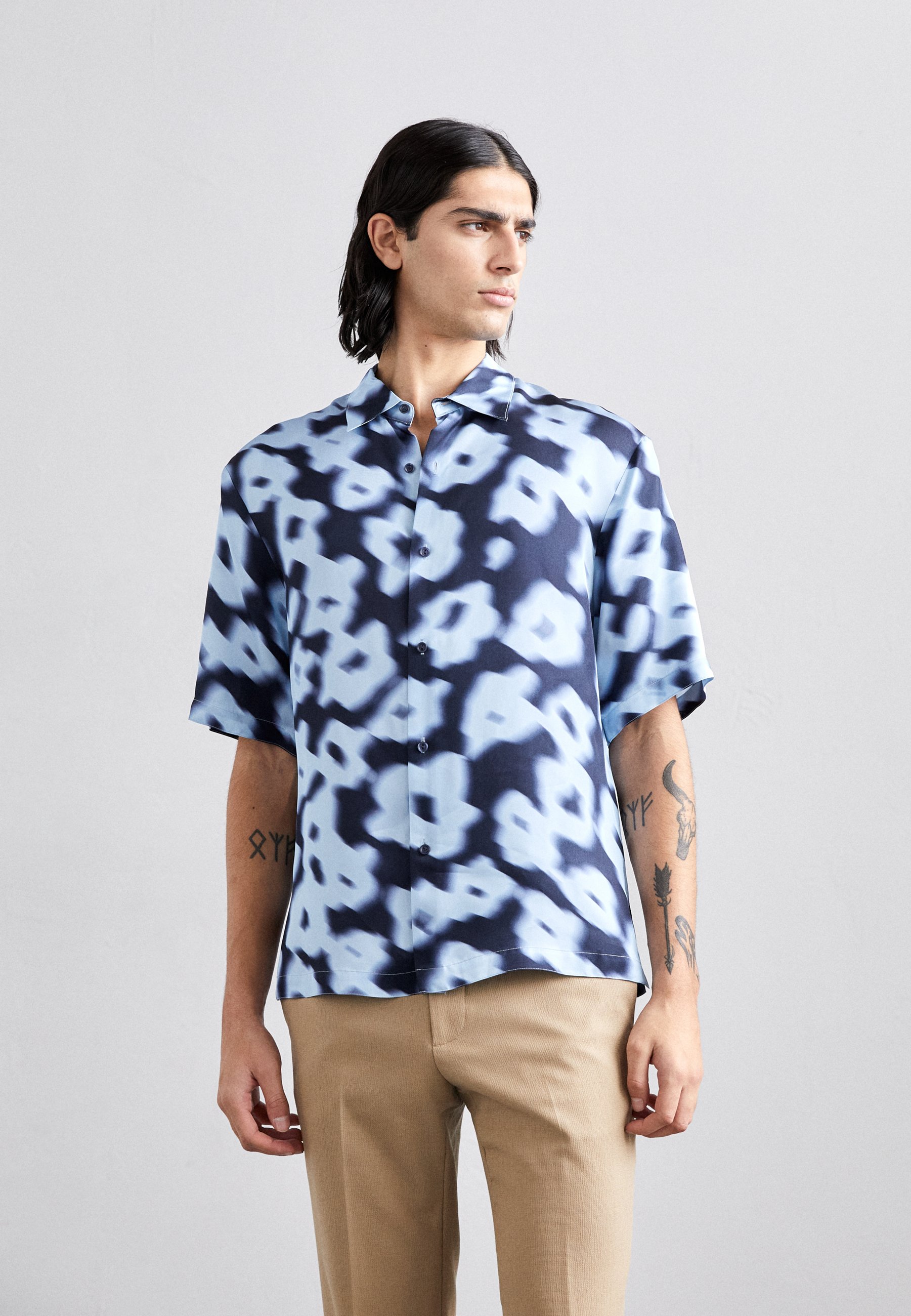 sandro SLIPPERY FLOWER - Shirt - bleu/blue - Zalando
