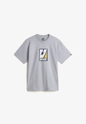 Grijze katoenen t-shirt met een centrale grafische afbeelding met zwarte, gele en witte elementen, samen met een zwarte ster in het ontwerp.