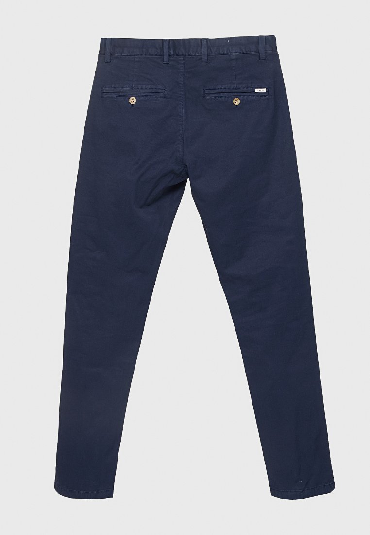 SLIM FIT