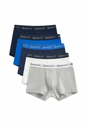 Fünf Paar Herrenboxershorts in Marineblau, Blau, Dunkelblau, Weiß und Grau mit GANT-gebrandeten Taillenbändern.