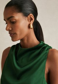 Reiss REGULAR FIT-ELOISE DRAPE NECK LAYERED  - Koktejlové šaty / šaty na párty - green