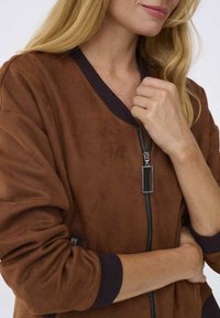 blue shadow Bomberjacka - brown