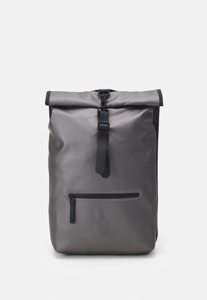 Rains ROLLTOP UNISEX Rucksack metallic grey/grey Zalando.co.uk