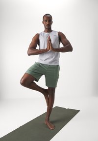 Puma STUDIO FOUNDATION WASH TANK - Felső - silver mist
