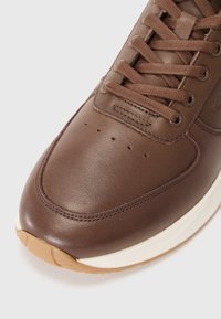 Tommy Hilfiger HYBRID - Zapatillas - legacy brown