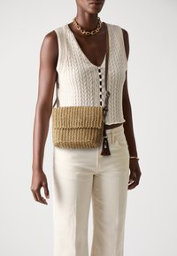 PARFOIS - CROSSBODY BAG - Cross body bag - natural coloured Thumbnail Image 1