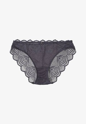 Ciemnoniebieska koronkowa bielizna o falbankowych brzegach, złożonych wzorach kwiatowych i teksturowanym wykończeniu. Miękki, przezroczysty materiał z drobnymi detalami.