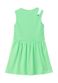 Mintgrünes ärmelloses Kleid mit einem gerippten Oberteil und gerafftem Rock. Es verfügt über einen runden Ausschnitt und eine kleine seitliche Öffnung. Aus Baumwollmaterial gefertigt.