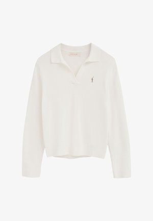 Suéter polo blanco de manga larga con cuello abierto y pequeño logo bordado de jugador de polo en el pecho izquierdo.
