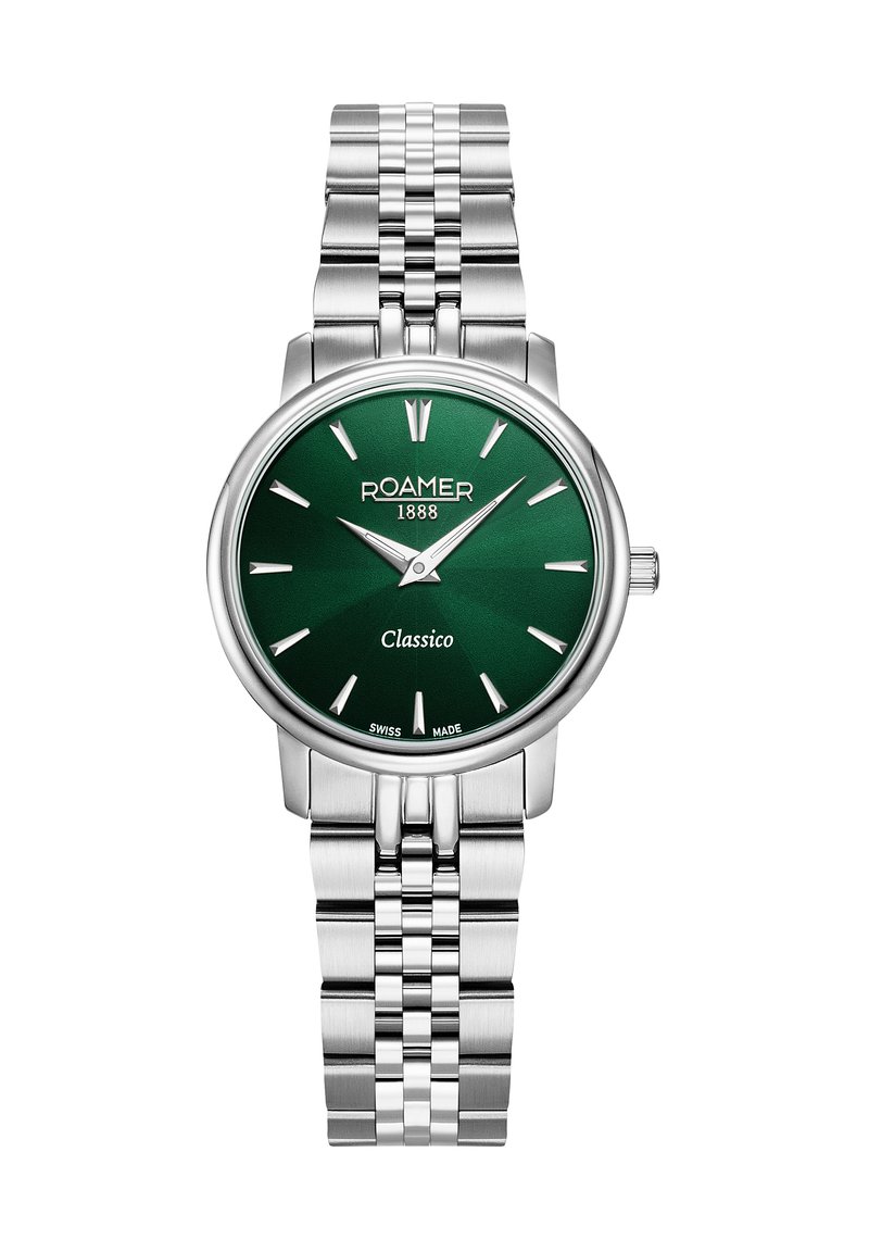 Zilveren roestvrijstalen polshorloge met een ronde groene wijzerplaat, zilveren uurmarkers en een metalen armband. Inclusief de tekst "ROAMER 1888" en "Classico".