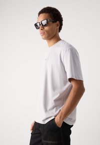 Thumbnail Image 7