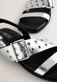 Next REGULAR FIT - FOREVER COMFORT BUCKLE STRAP - Sandaler - silver