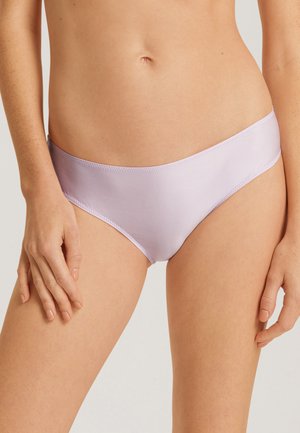 Lilakleurige katoenen slips met een gladde textuur, lage taille en minimalistisch ontwerp. Voorzien van fijne stiksels langs de randen.