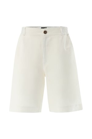 Weiße Shorts in mittlerer Länge mit Knopfverschluss, Vordertaschen und einem elastischen Bund hinten.