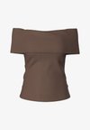 OFF-SHOULDER TOP PCGEORGINA - Μπλουζάκι με στάμπα - hot fudge