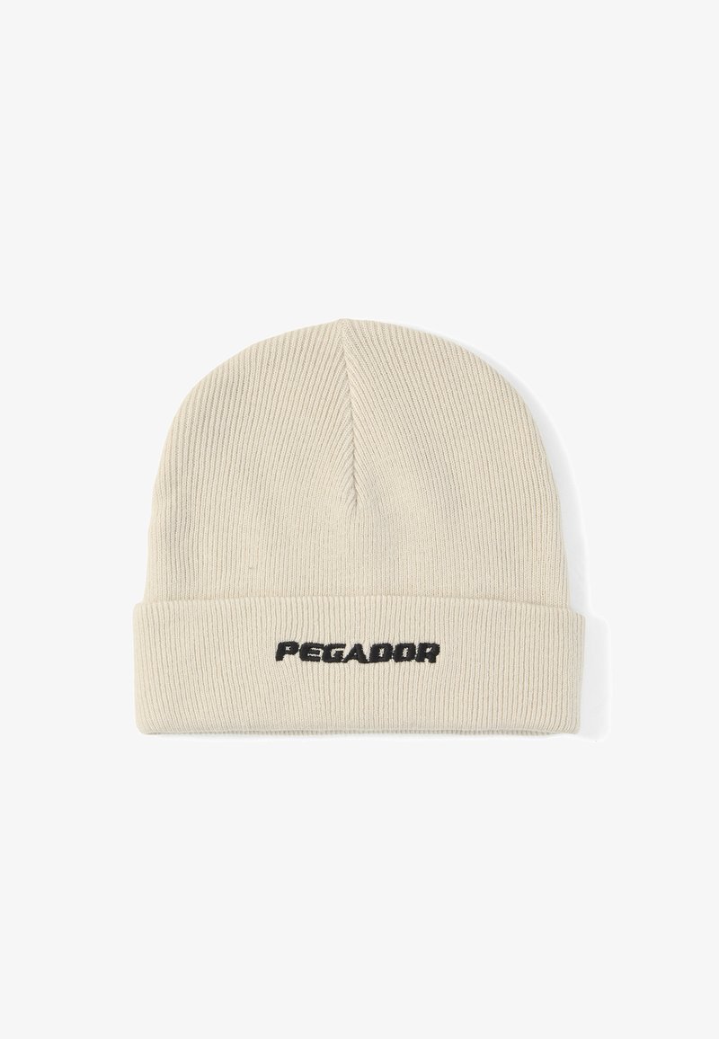 Bonnet en tricot côtelé de couleur crème avec bord plié et texte brodé noir "PEGADOR" au centre devant.