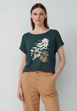 T-shirt print - tannengrün