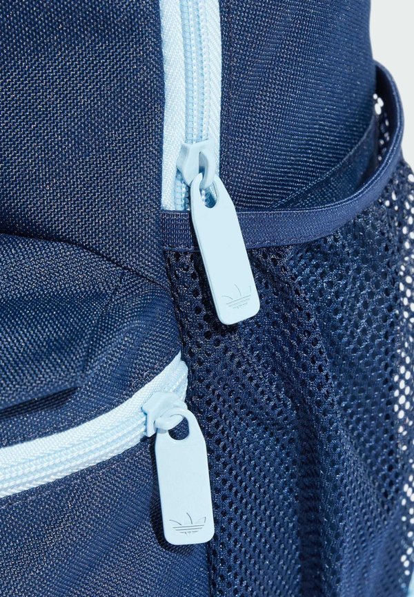 KIDS – Schulranzen – night indigo clear sky