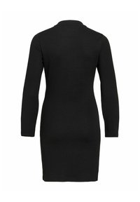Czarna sukienka z długim rękawem o prążkowanej fakturze. Dopasowana sylwetka i prosta linia dołu z bocznymi rozcięciami dla większej swobody ruchów.