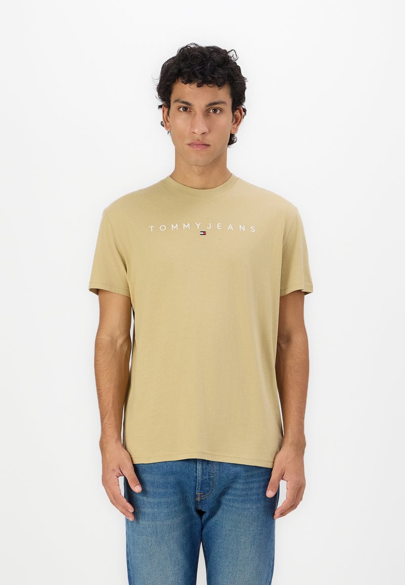 Tommy Jeans LINEAR LOGO TEE - T-shirt - bas - relic tan