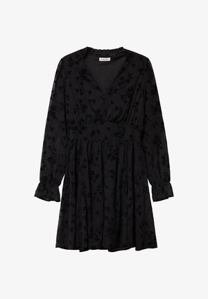 Zwarte jurk met lange mouwen, een V-hals en een bloemenpatroon. Heeft ruches aan de mouwen en een getailleerde taille met een uitlopende rok.