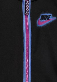 Nike Sportswear POWDER PLAY PROPUS SET - Spordijakk - black