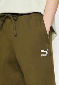 Puma Jogginghose - gruen