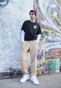 Nike Performance NBA BOSTON CELTICS CITY EDITION PANT - Treningo apatinė dalis - hemp