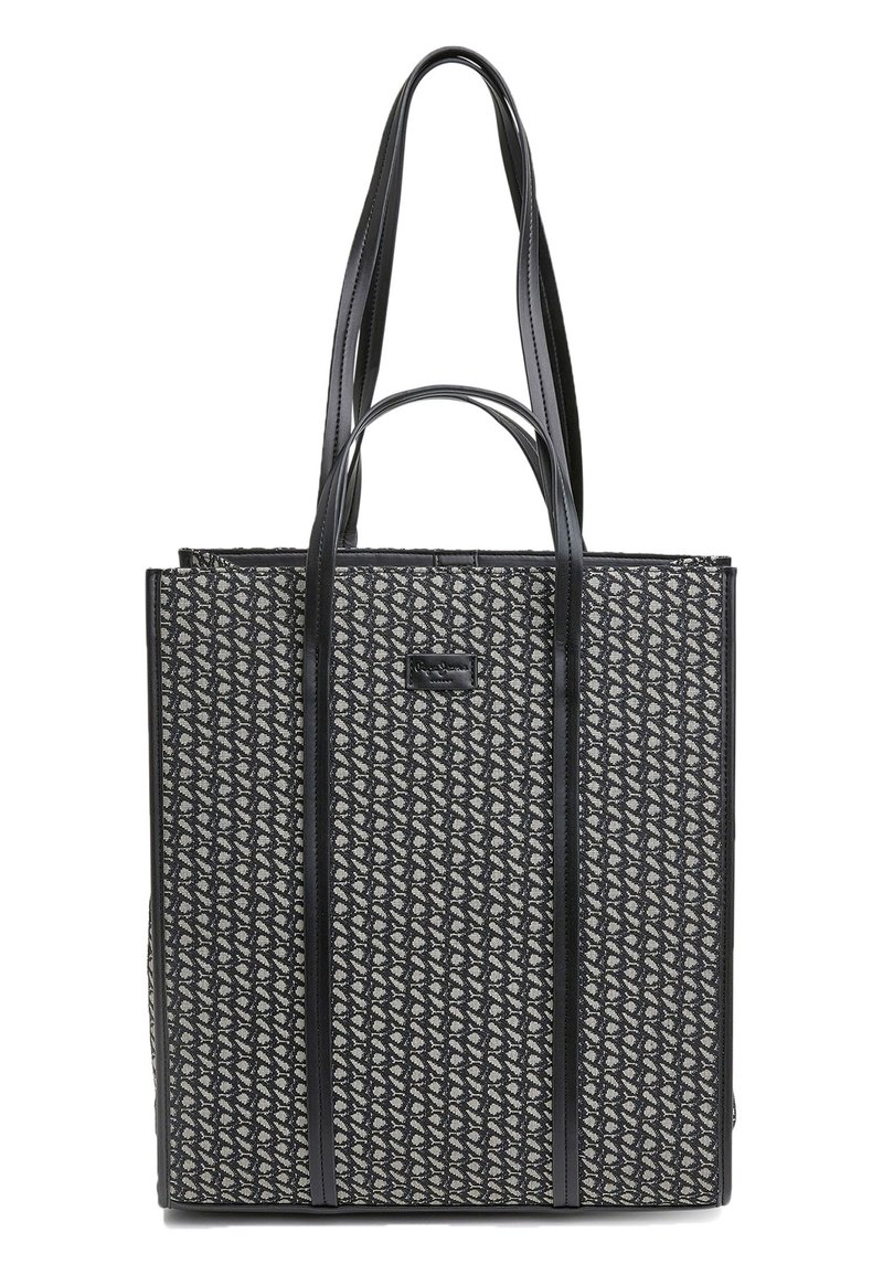 Svart tote-väska med en texturerad, mönstrad tyg som har ett upprepande mönster. Den har två långa axelremmar och en rektangulär form.